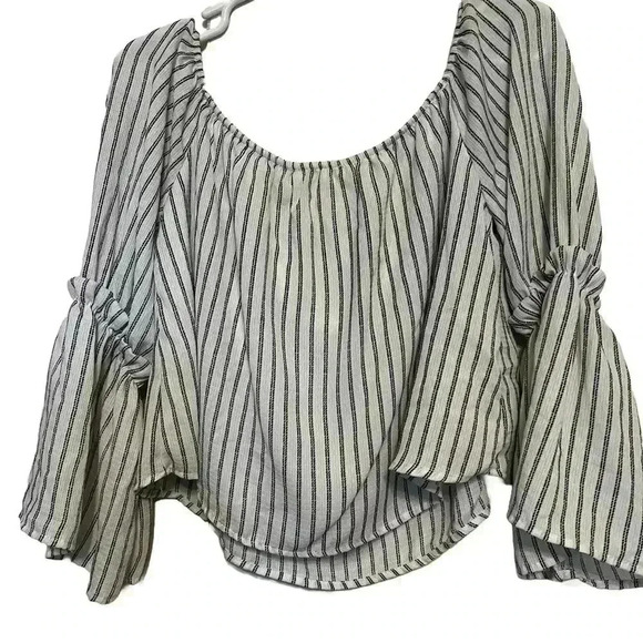 Altar’d State Cropped Top -Black and white flowy - Women’s Size L - Picture 4 of 4